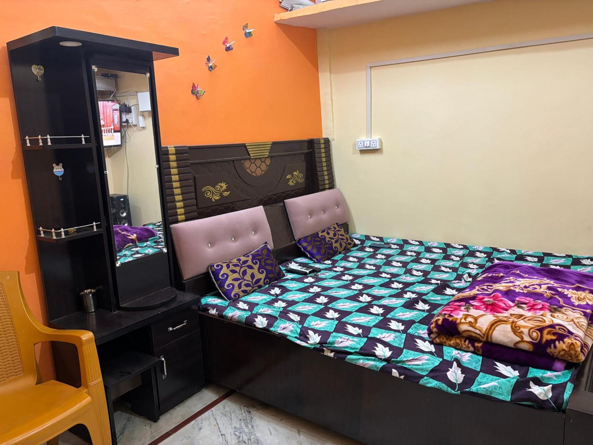 Shakuntala Guest House Ayodhya Екстериор снимка