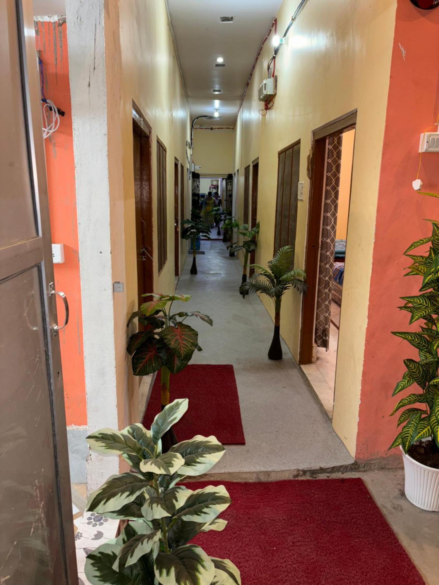 Shakuntala Guest House Ayodhya Екстериор снимка