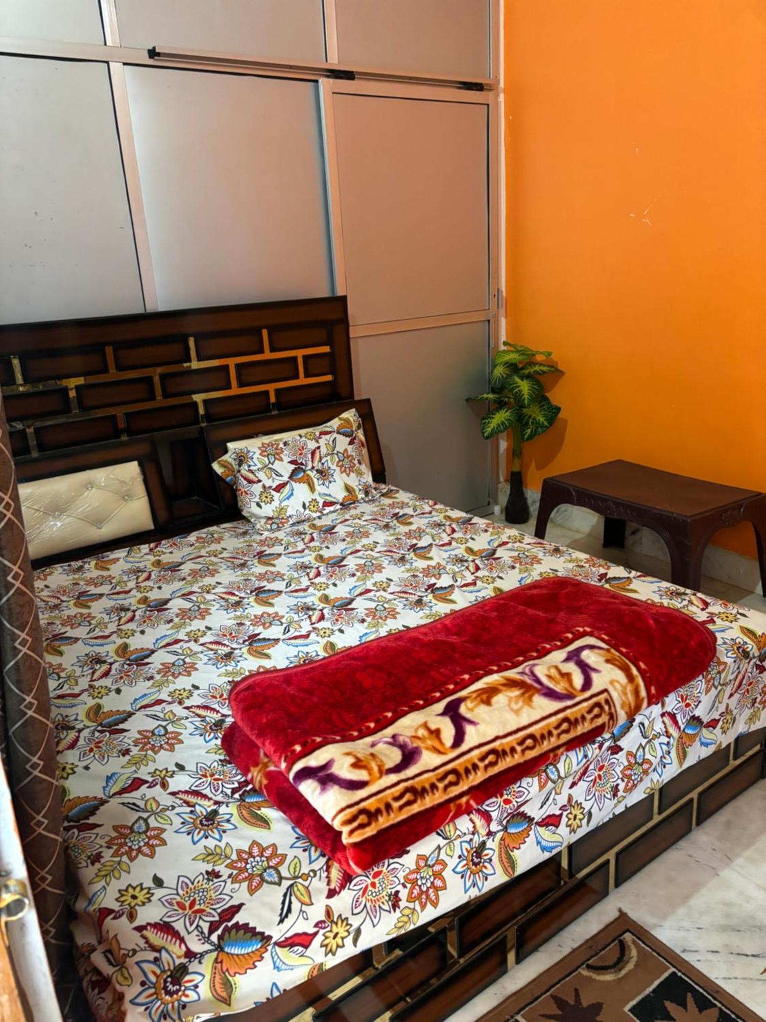 Shakuntala Guest House Ayodhya Екстериор снимка